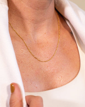 Shop OXB Necklace Figaro Chain